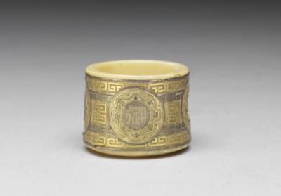 图片[2]-Ivory thumb ring with gold and silver inlay, with red sandalwood box, Qing dynasty, Qianlong reign (1736-1795)-China Archive